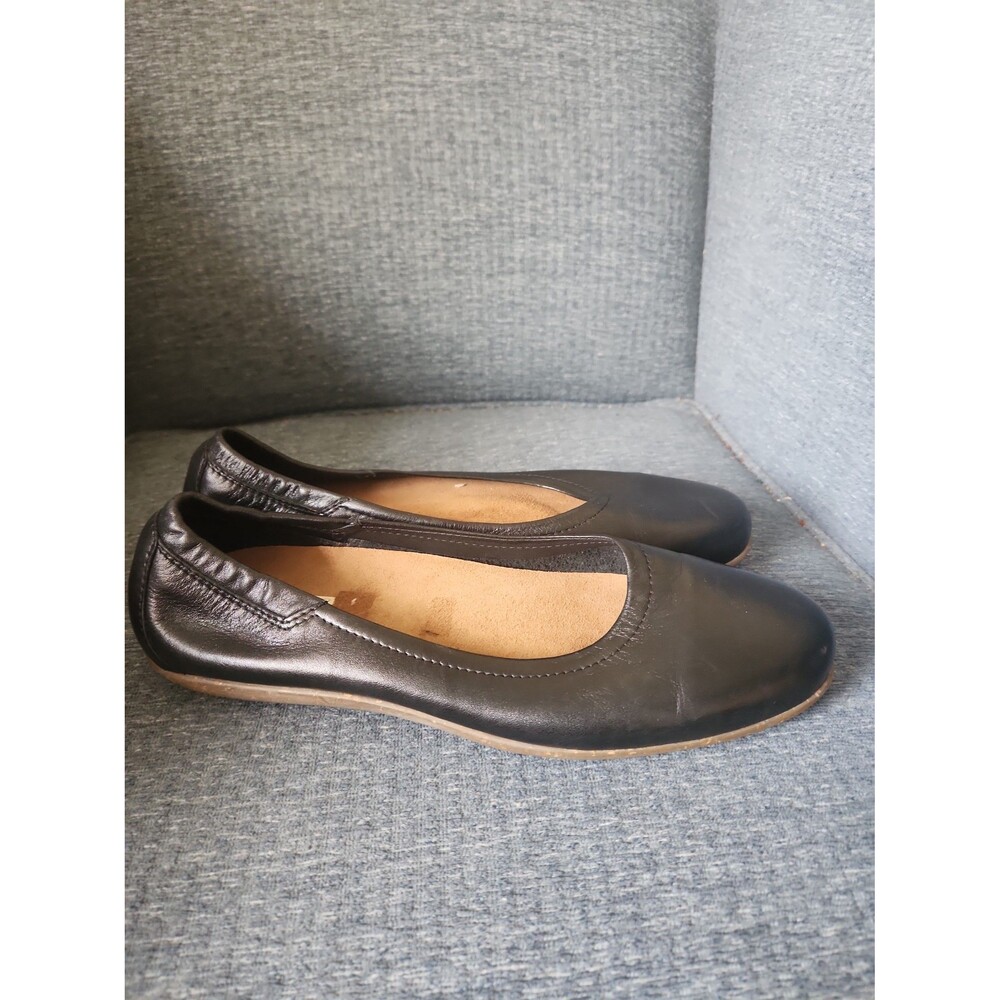 Taos Women's "Chit Chat" Black Leather Ballet Flats Size 41 US 10-10.5